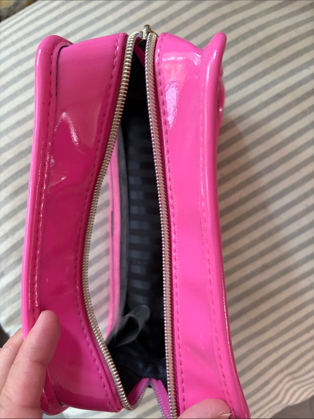 Victoria's Secret Hot Pink Clear Cosmetic Pouch with Lip & Lipstick Appliqués - Picture 7 of 9